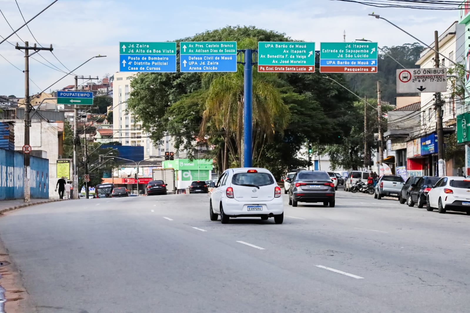 Bifurcação das avenidas Presidente Castelo Branco e Barão de Mauá já recebeu a nova sinalização - Foto: Diego Barros - PMM